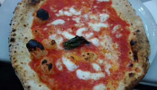 ジュリア・ロバーツも食べた、あのピザの名店へ！ , Napoli , Italy