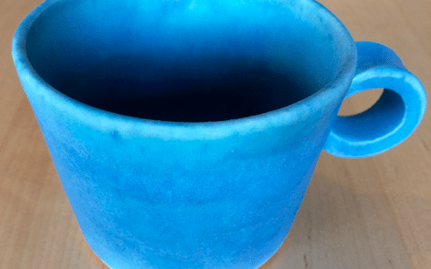 鮮やかな青い陶器が素敵な「陶工房Ron」