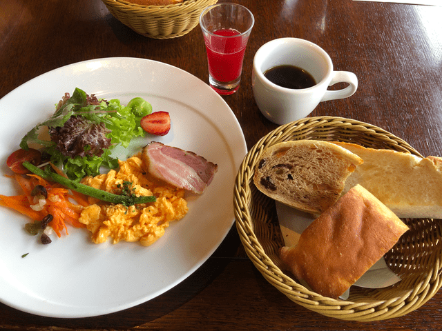 カレント Current で朝食を 糸島モーニングの王道 糸島ゲストハウス 前原宿ことのは