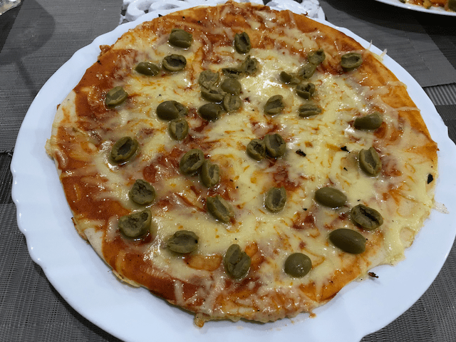 オリーブのピザ（Pizza de Aceitunas）